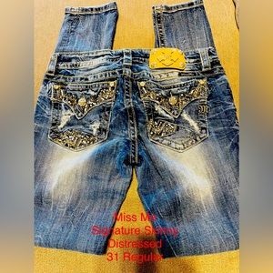 Miss Me Signature Skinny Distressed 31